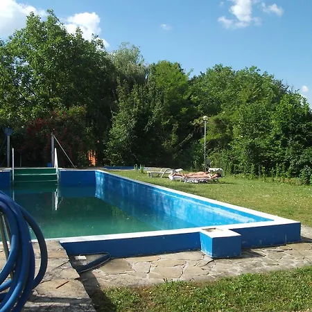 Jazmin Naturista - Nudista Bungalow